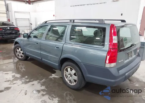 2001 Volvo V70 Xc z USA, uszkodzony, nr VIN YV1SZ58D311040856